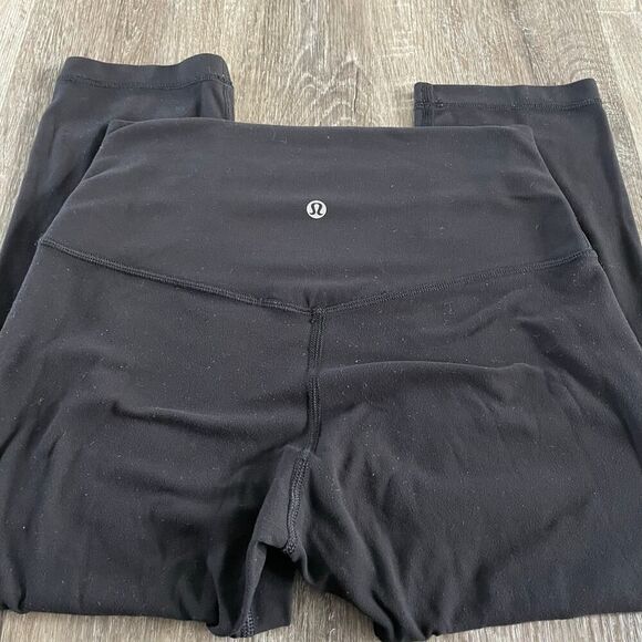 Lululemon Black Cropped Capri Leggings - Size: 6 - Picture 5 of 6